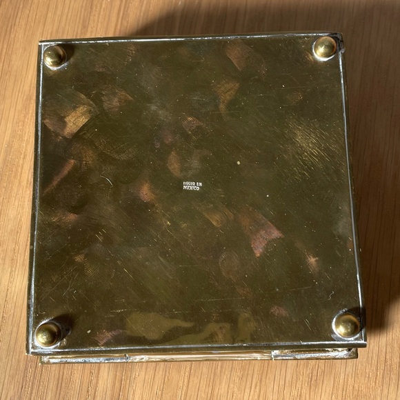 Vintage Abalone Shell and Brass Decorative Trinket Box with Rosewood Lining - Picture 5 of 11